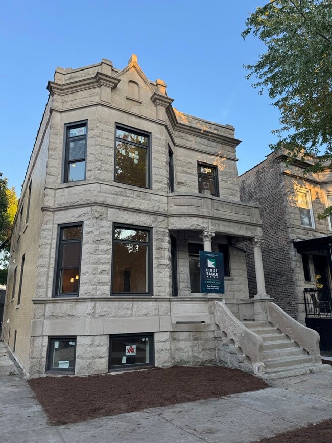 Building Photo - 2457 N Mozart St