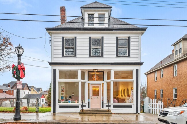 Foto del edificio - 215 Center Ave