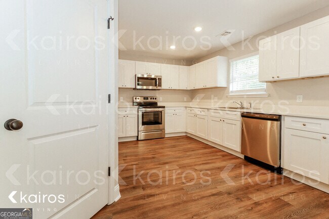 Building Photo - 153 Cottage Grove Rd