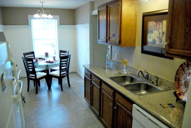 Kitchen - Heritage Apartments