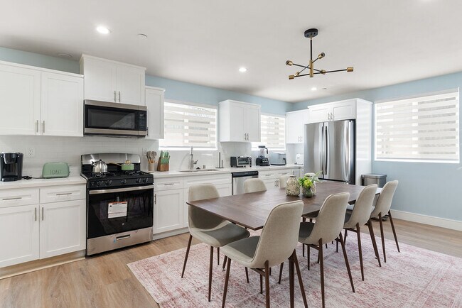 Foto del edificio - 1341 N Mariposa Ave