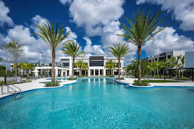 Building Photo - Manor Hialeah