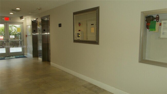 Foto del edificio - 3161 S Ocean Dr