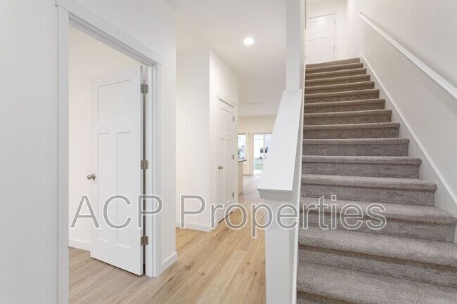 Foto del edificio - 2286 Brome St