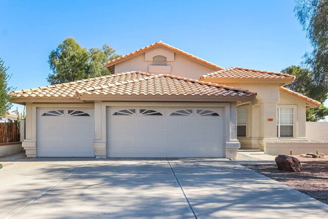 Building Photo - 14317 N 75th Dr