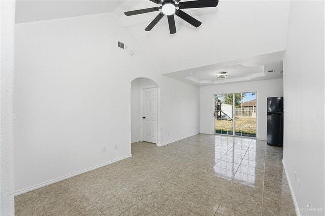 Foto del edificio - 12 W Sherryl Ave