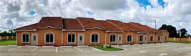 Building Photo - 1001 Coronado Ct