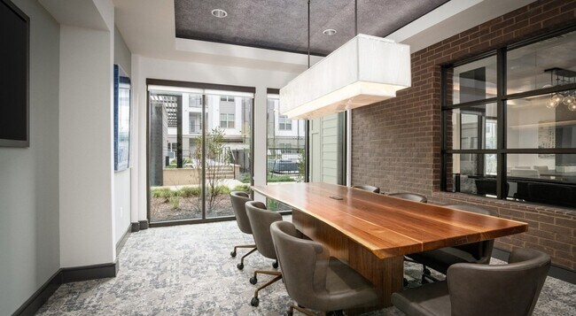 Foto del edificio - 16717 Westpark Dr