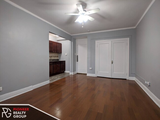 Foto del edificio - 6928 N Greenview Ave