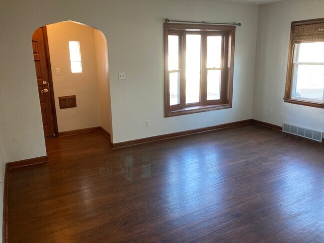 Building Photo - 5009 S 36th Ave