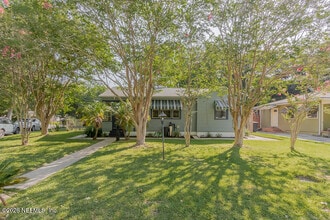 Building Photo - 1375 Menna St