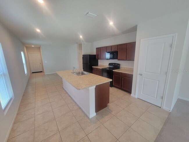 Building Photo - 35192 Arya Way