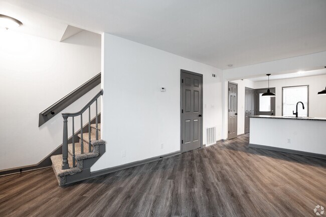 Foto del edificio - Rippling Stream Townhomes