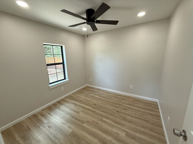 Foto del edificio - 8624 NE 17th St