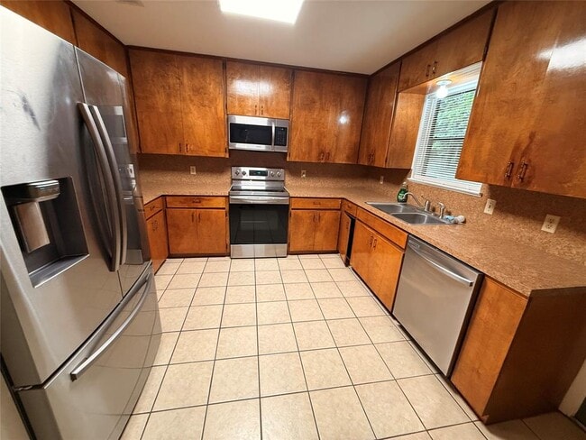 Building Photo - 121 Lba Dr