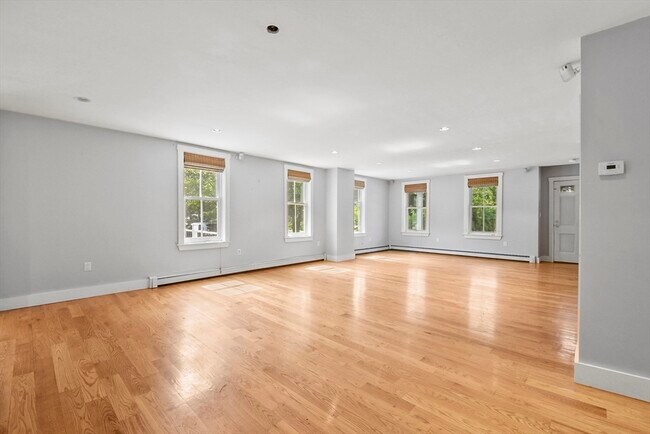 Foto del edificio - 114 Old Oaken Bucket Rd