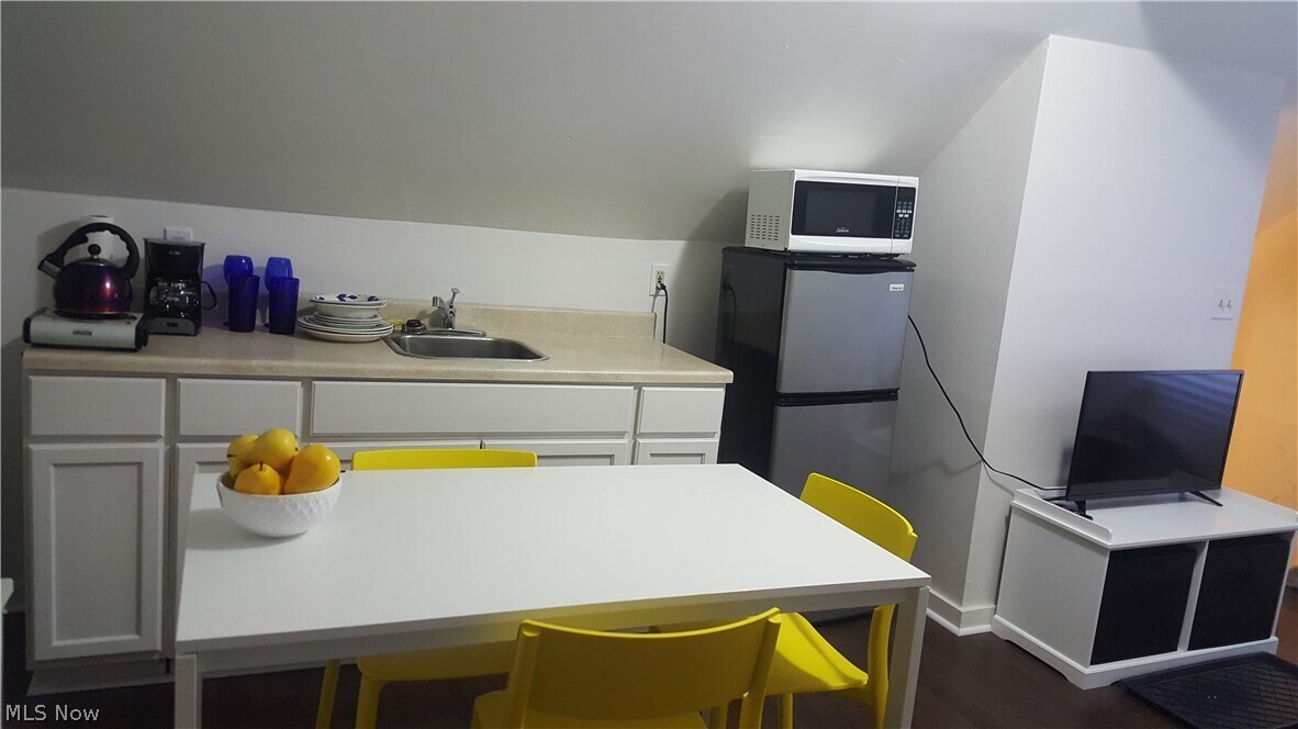 Foto principal - 11710 Buckingham Ave