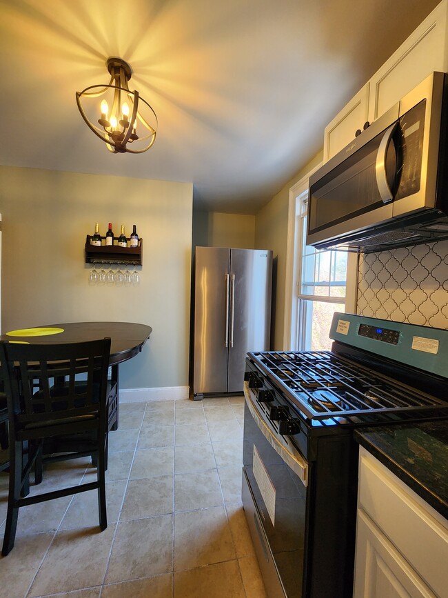 Building Photo - 80 Mountain Way