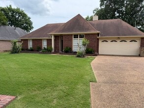 Building Photo - 7371 Bayou Bend Cove