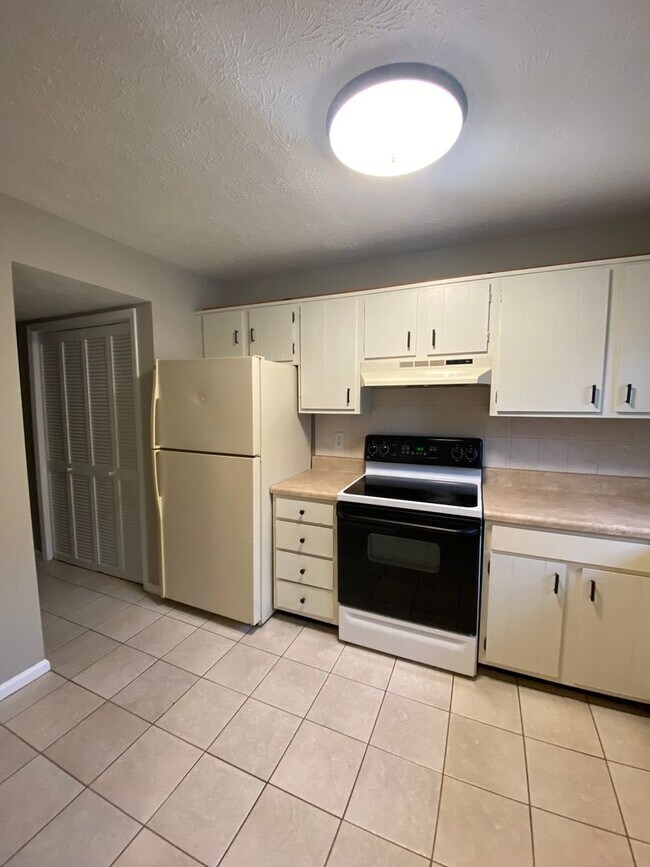 Building Photo - 2490 Hidden Cove Court