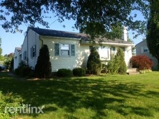 Primary Photo - 110 Parkside Dr