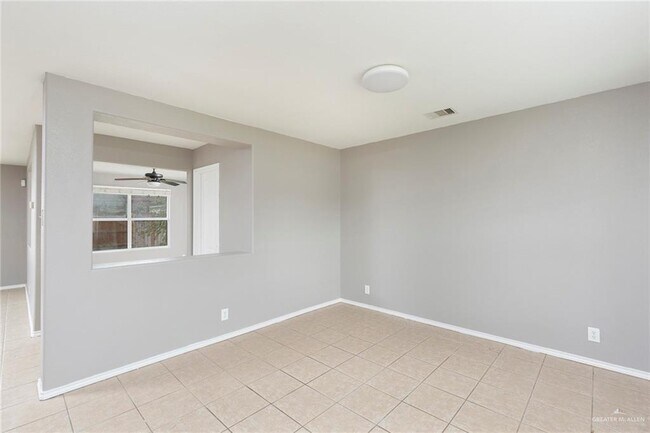 Building Photo - 4116 Petunia Ave