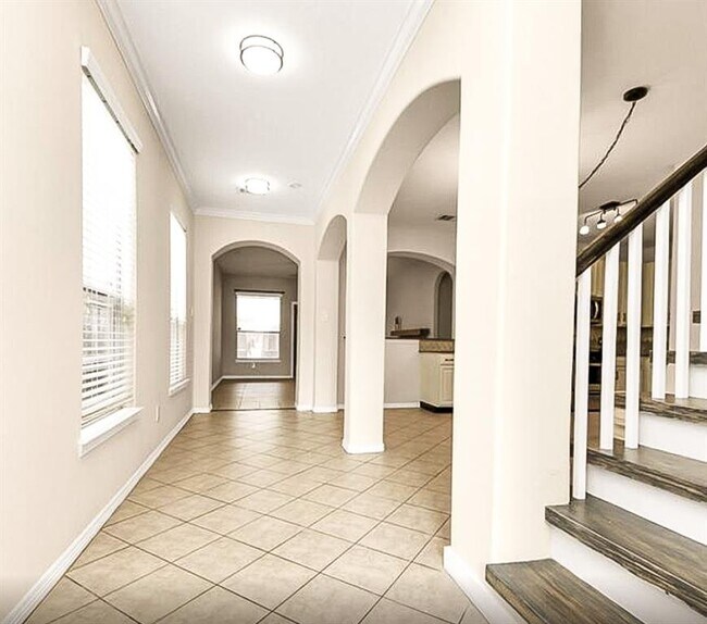 Foto del edificio - 827 Sweet Pine Dr