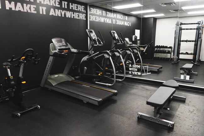 Photo du bâtiment - Hat at Five Corners