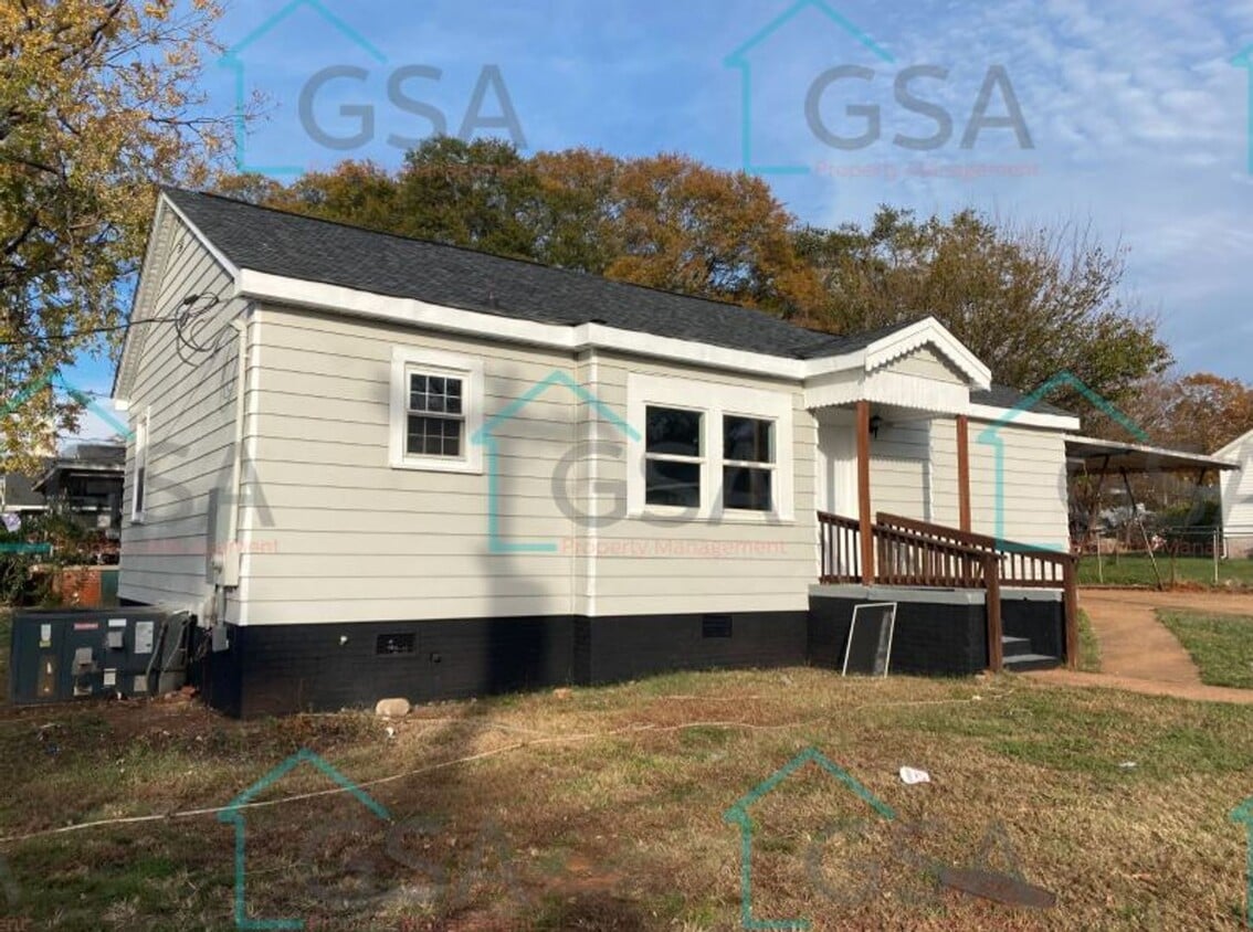 3 Bedroom 2 Bath Available! - 3 Bedroom 2 Bath Available!