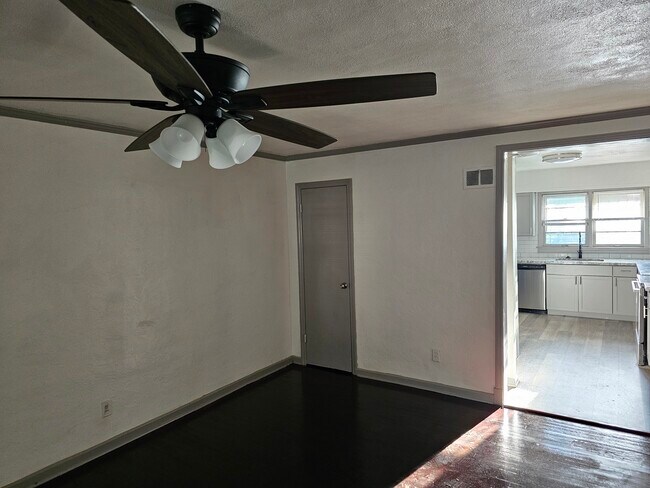 Foto del edificio - 5240 Highland Ave