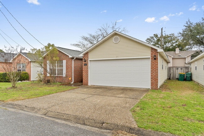 Building Photo - 911 Lauderhill Ln