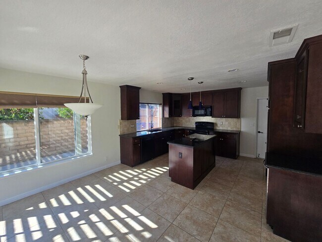 Building Photo - This Beautiful 3 Bedroom 2 Bath Home