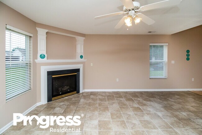 Building Photo - 10021 Green Hedge Ave