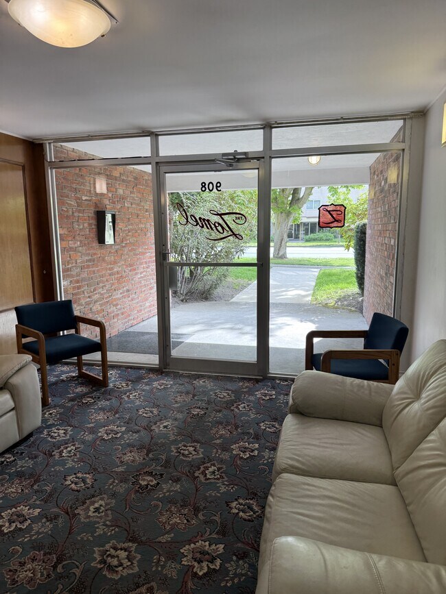 Photo du bâtiment - 908 Cook St