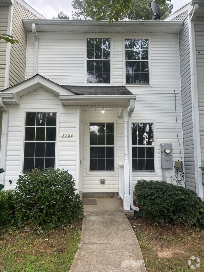 Building Photo - 2352 Wellington Cir