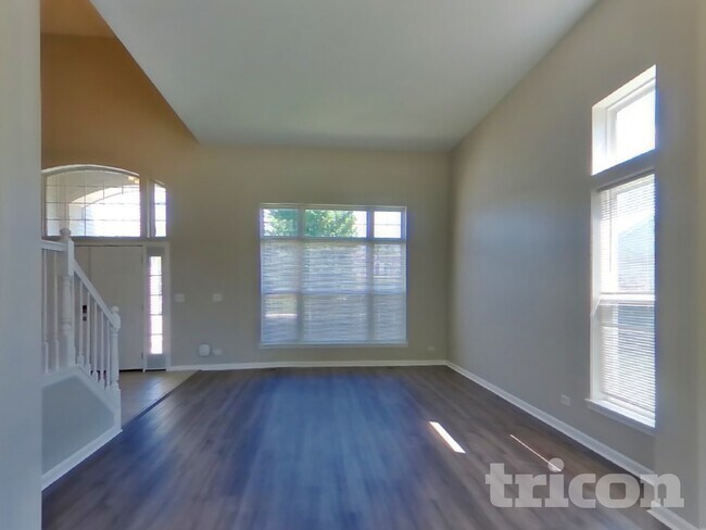 Foto del edificio - 231 Paradise Pkwy