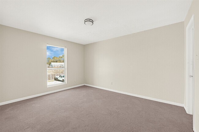 Foto del edificio - 8100 Creekbend Dr