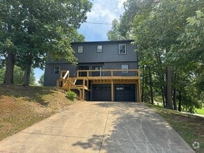 Building Photo - 1113 Hillcrest St