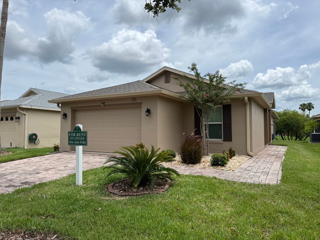 Foto principal - 304 Acadia Dr