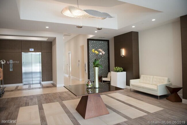 Foto del edificio - 1 br, 1 bath  - Midtown Doral