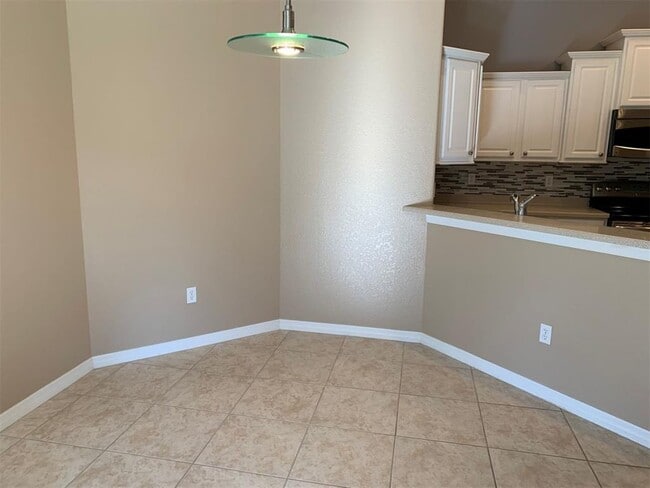 Building Photo - 5445 Shagbark Ct