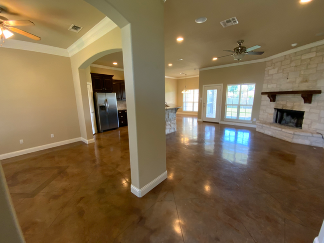 Building Photo - 9900 Palomino Dr