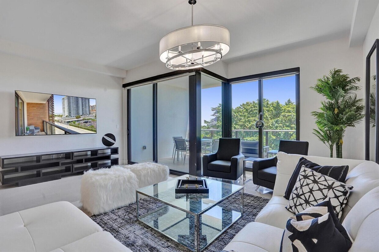 Foto principal - 3040 N Ocean Blvd