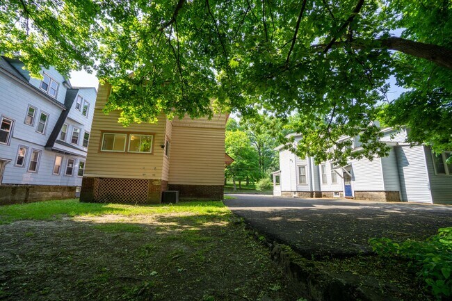 Foto del edificio - 1213 Madison St