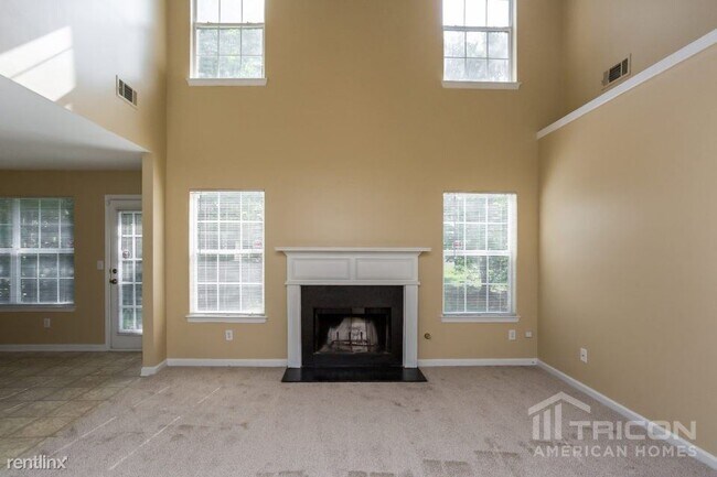Building Photo - 1420 Spring Hill Run