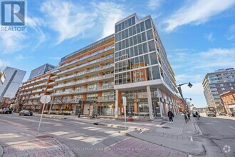 Building Photo - 360-360 McLeod St