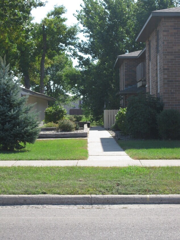 1008 N 4th St Unit 25, Marshall, MN 56258 Apartments at 1008 N 4th St