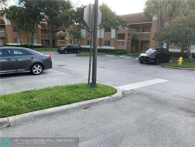 Building Photo - 755 NW 92nd Ave