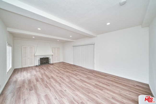 Building Photo - 815 S Hudson Ave