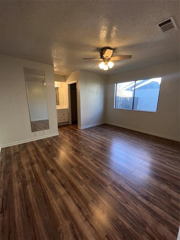 Foto del edificio - 504 East Logan Street, Round Rock, TX 7866...